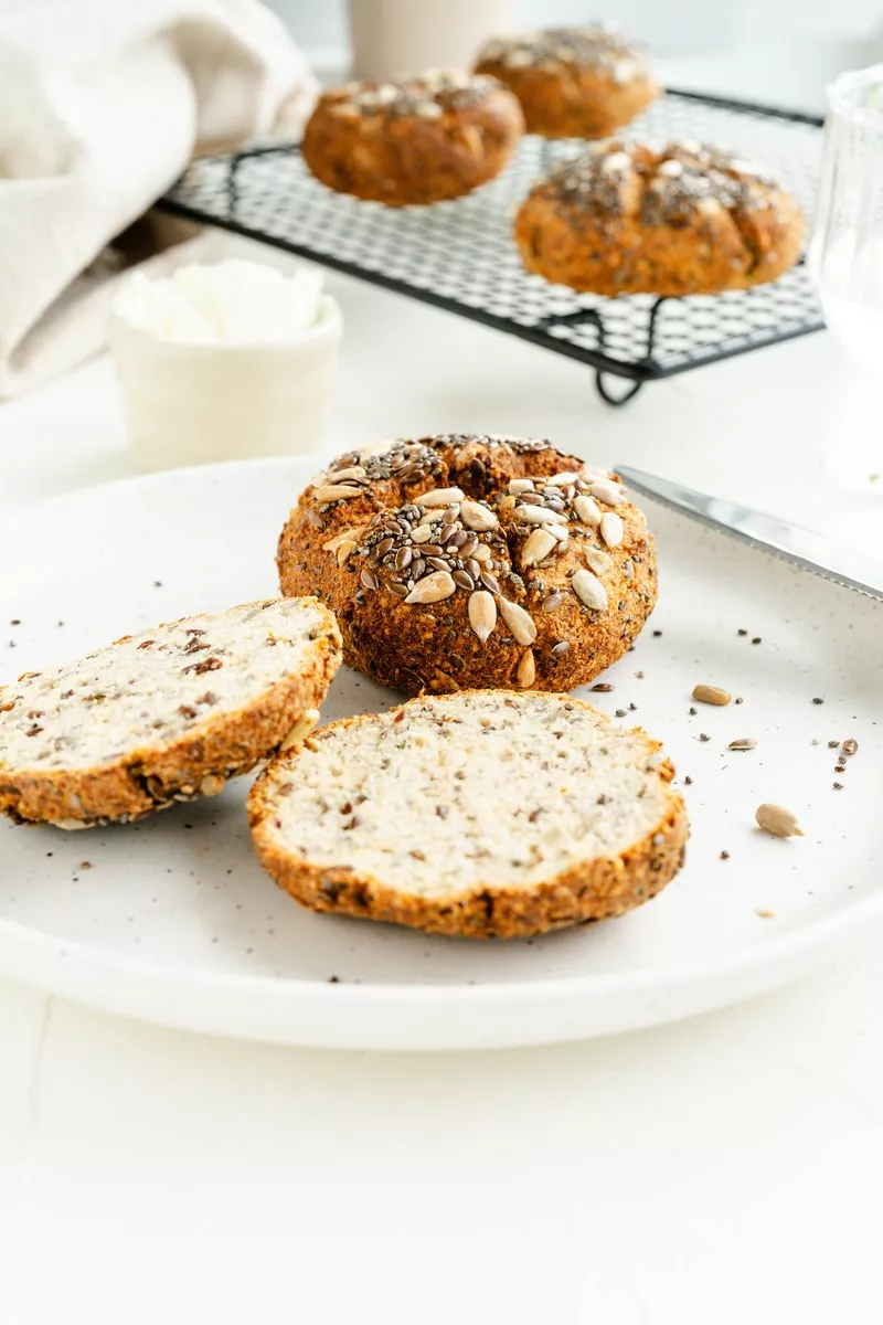 https://lowcarbbenni-shop.de/wp-content/uploads/lcb-webp/2024/10/Rezeptfotos_Ebook-01928-min.jpg.webp